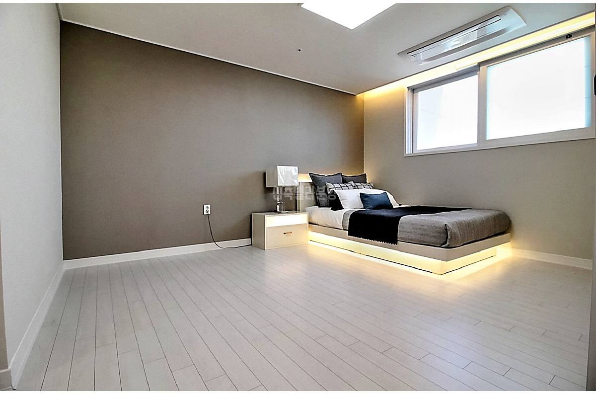 20260215 010157 5049 11 13