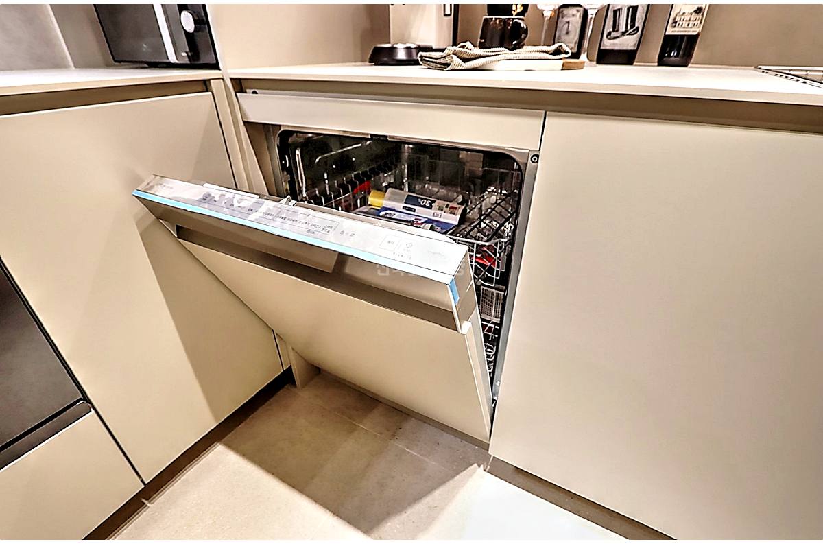 20260215 010157 5049 11 41