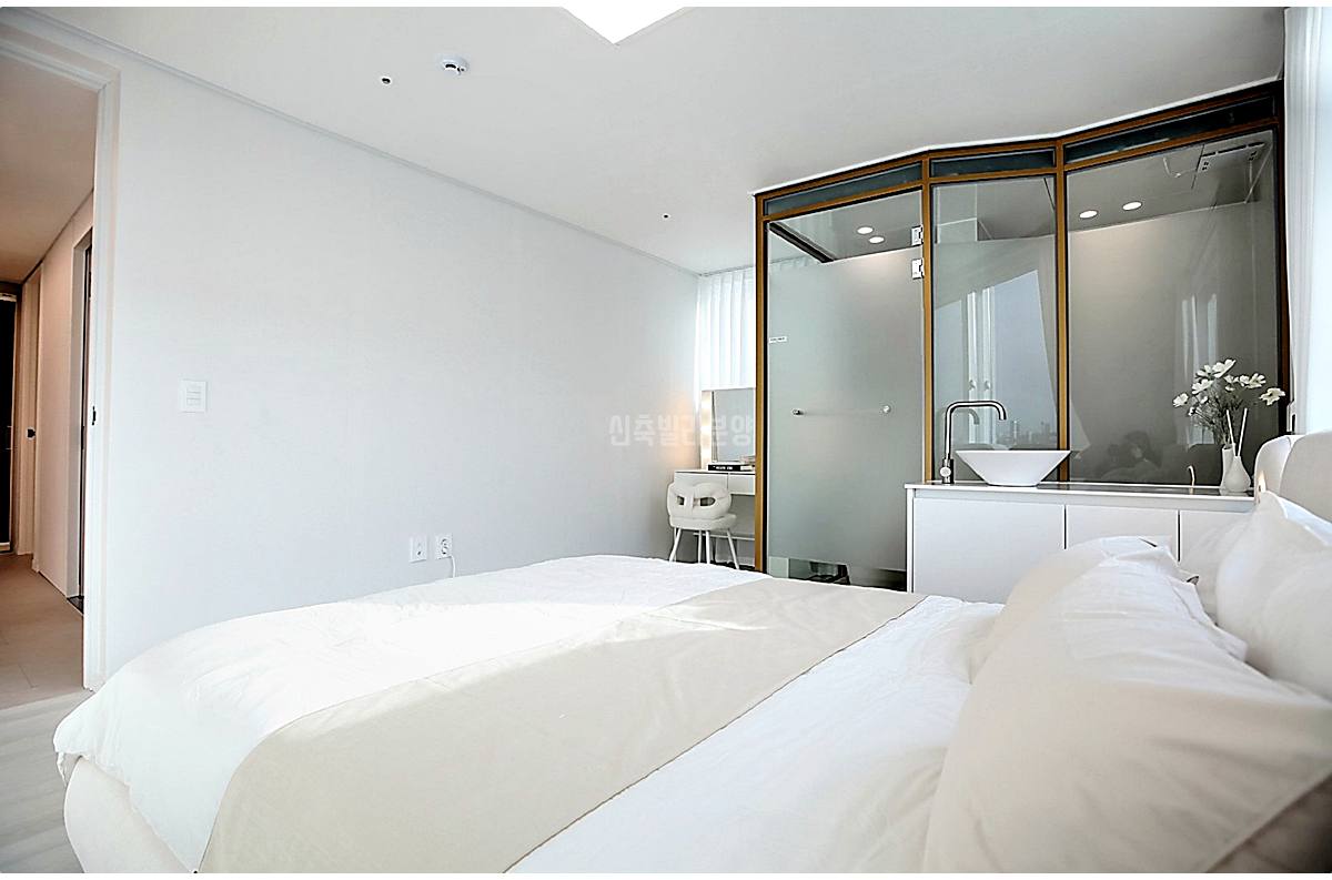 20260215 010157 5049 12 180