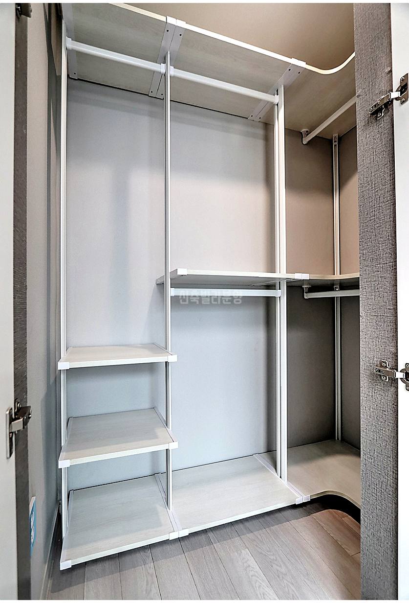 20260215 010157 5049 17 53