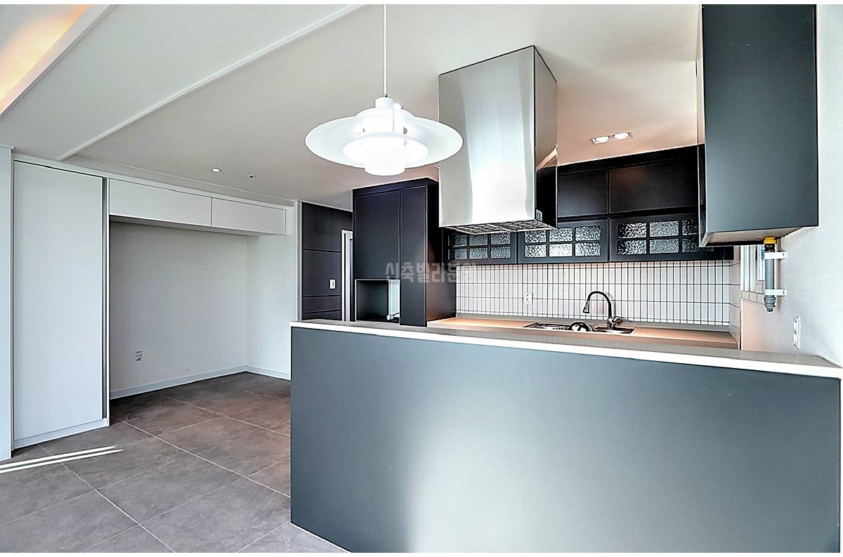 20260215 010157 5049 7 126