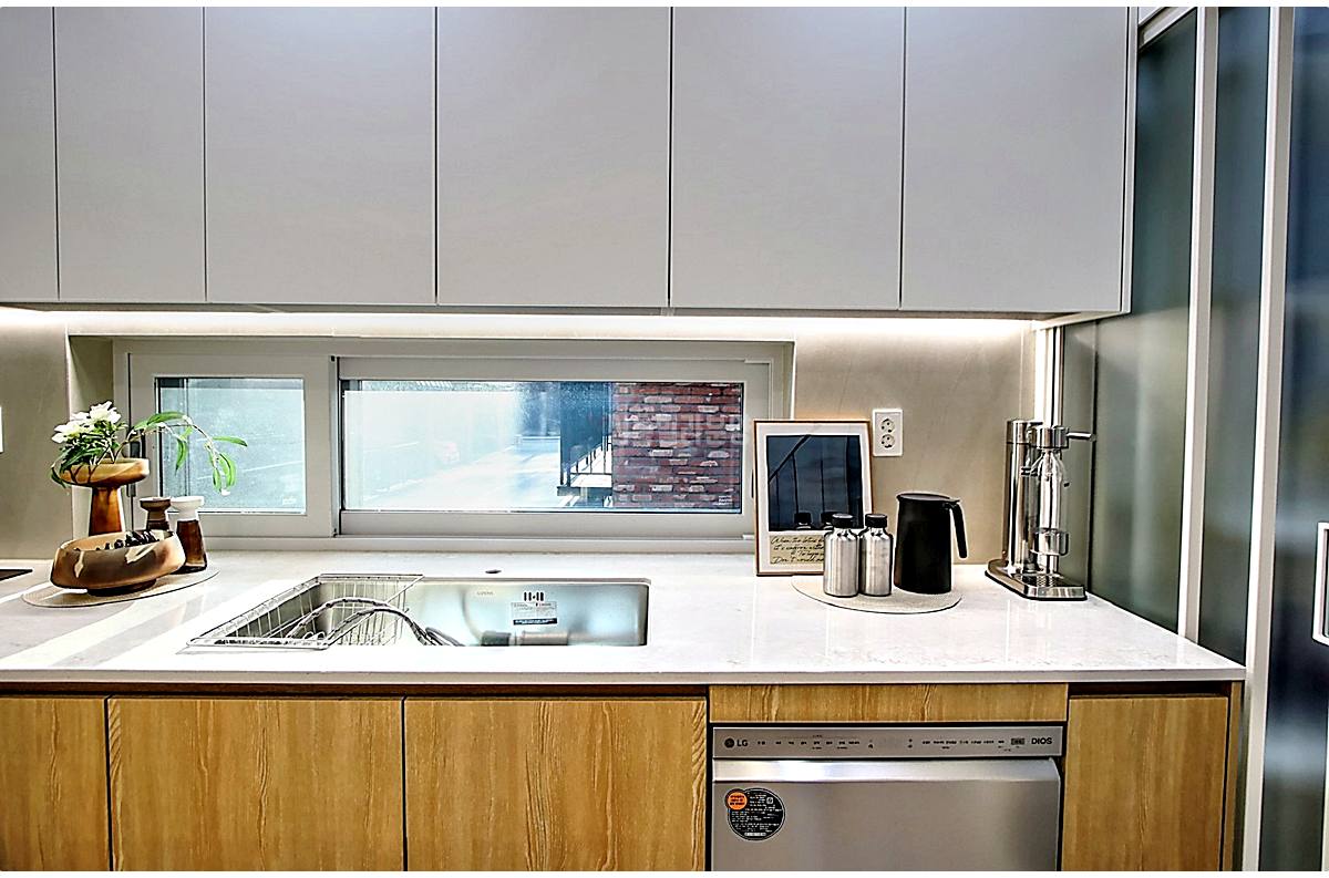 20260215 010157 5049 9 172