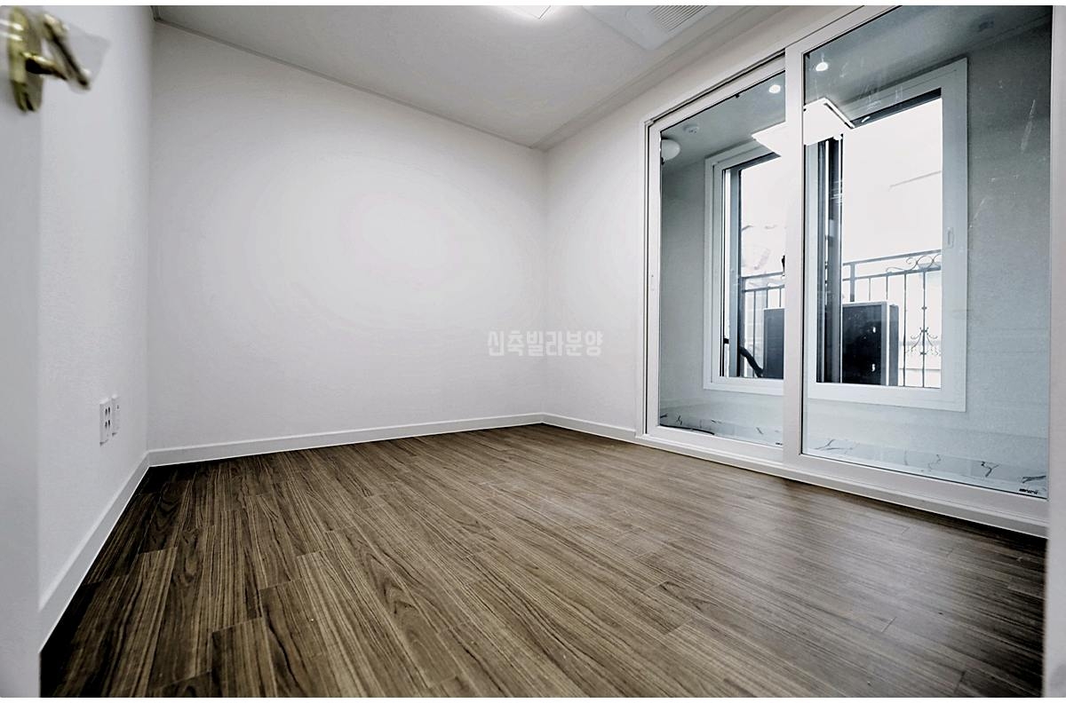 검암동신축빌라 분양 인천 통창시공 검바위역 4룸 8 L464948 1 인천시 서구 검암동 649 4 디에이치 더테라스 201호 4룸테 3.99 15 @@ HQ 20260508 220438