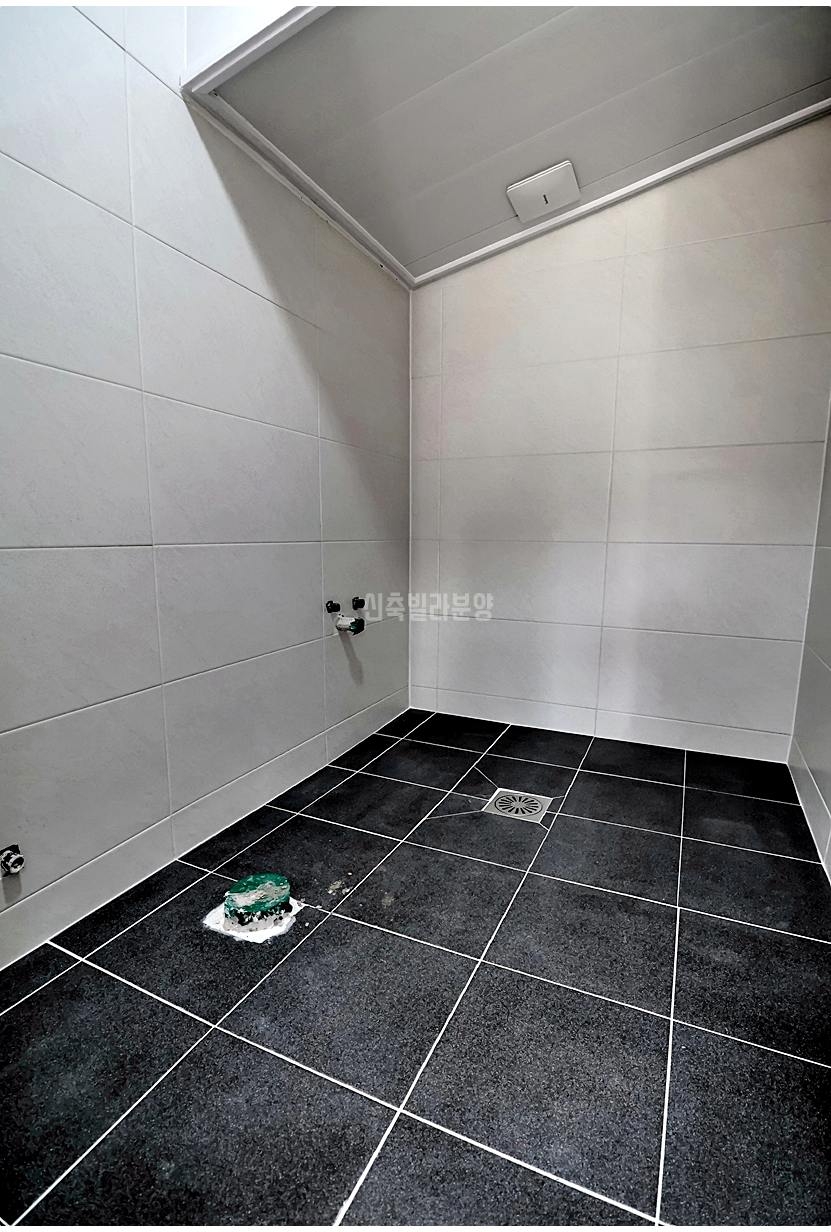 M27112716 1 안양시 만안구 안양동 711 27 꿈에그린10차 701호 3R2T 복 16 @@ HQ 20260508 214956