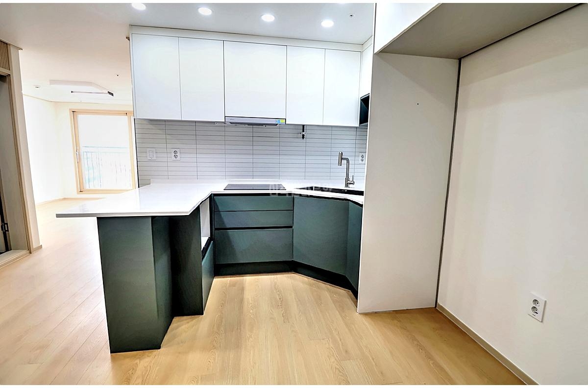M27112716 1 안양시 만안구 안양동 711 27 꿈에그린10차 701호 3R2T 복 4 @@ HQ 20260508 214938