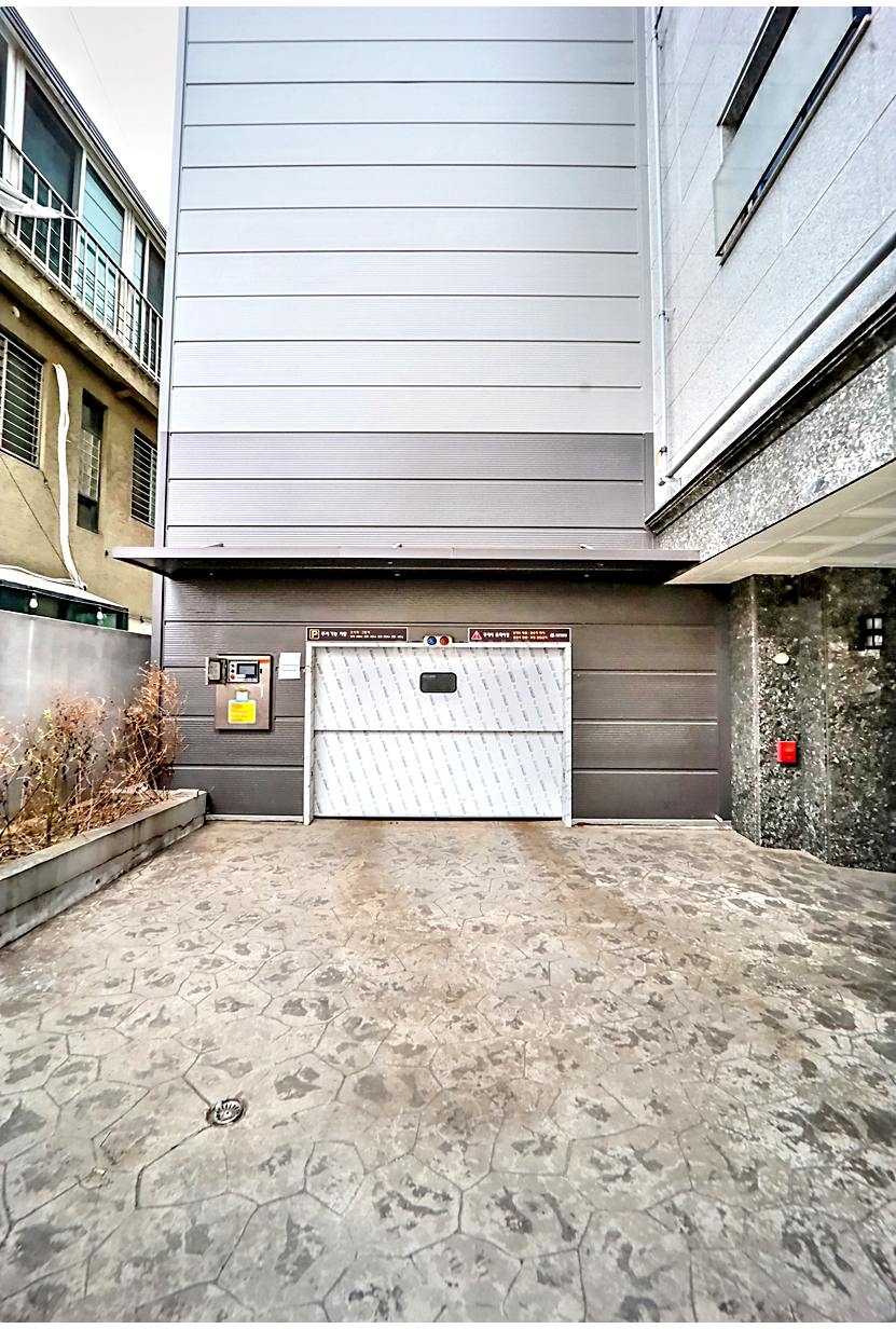 Q1183913 1 마포구 동교동 183 9 더프라임 802호2R분385 실1억 010 15 @@ HQ 20260508 213501