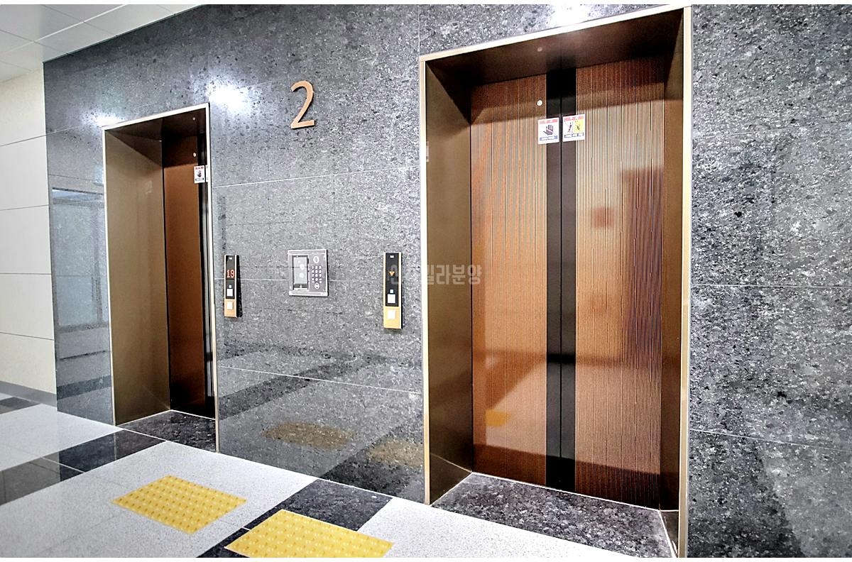 Y277417 경기도 군포시 금정동 77 4 개성로니엘 301호 금액노출X 010 7171 36 @@ HQ 20260508 203329